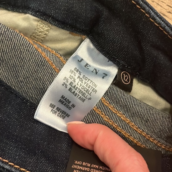 7 For All Mankind Jen 7 Mid Short Sculpting Panel NWT size 12 - Picture 6 of 10